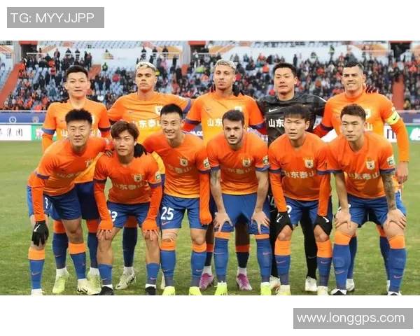 哪个足球明星在比赛中从不垫球让人意外的真实原因揭秘